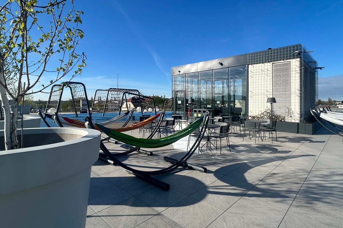 Panorama Lublina z góry. Dworzec Lublin otwiera po przerwie zimowej taras widokowy na dachu