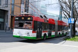 trolejbus linii nr 151 a28223359c09