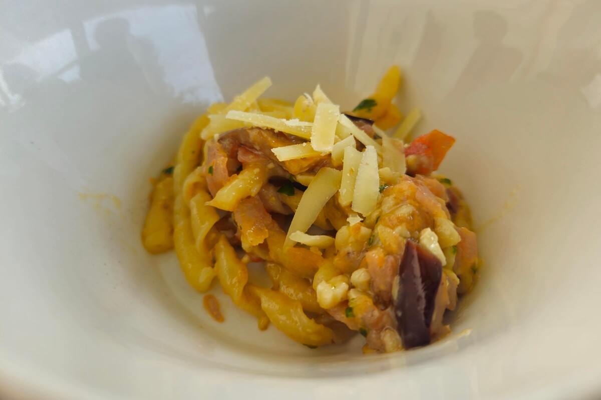 Makaron busiata z pesto alla trapanese