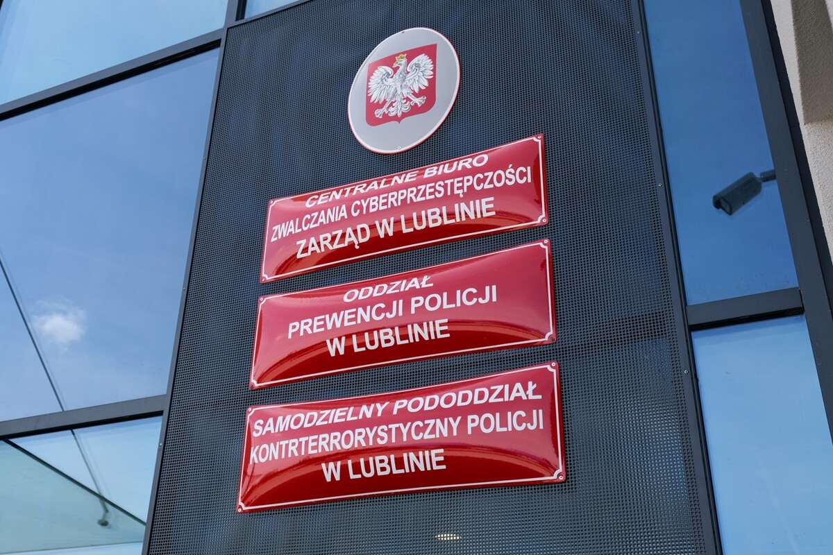 Gigantyczny policyjny kompleks za blisko 80 mln zł przy ul. Grenadierów już działa. Będzie tu służyć blisko 400 funkcjonariuszy