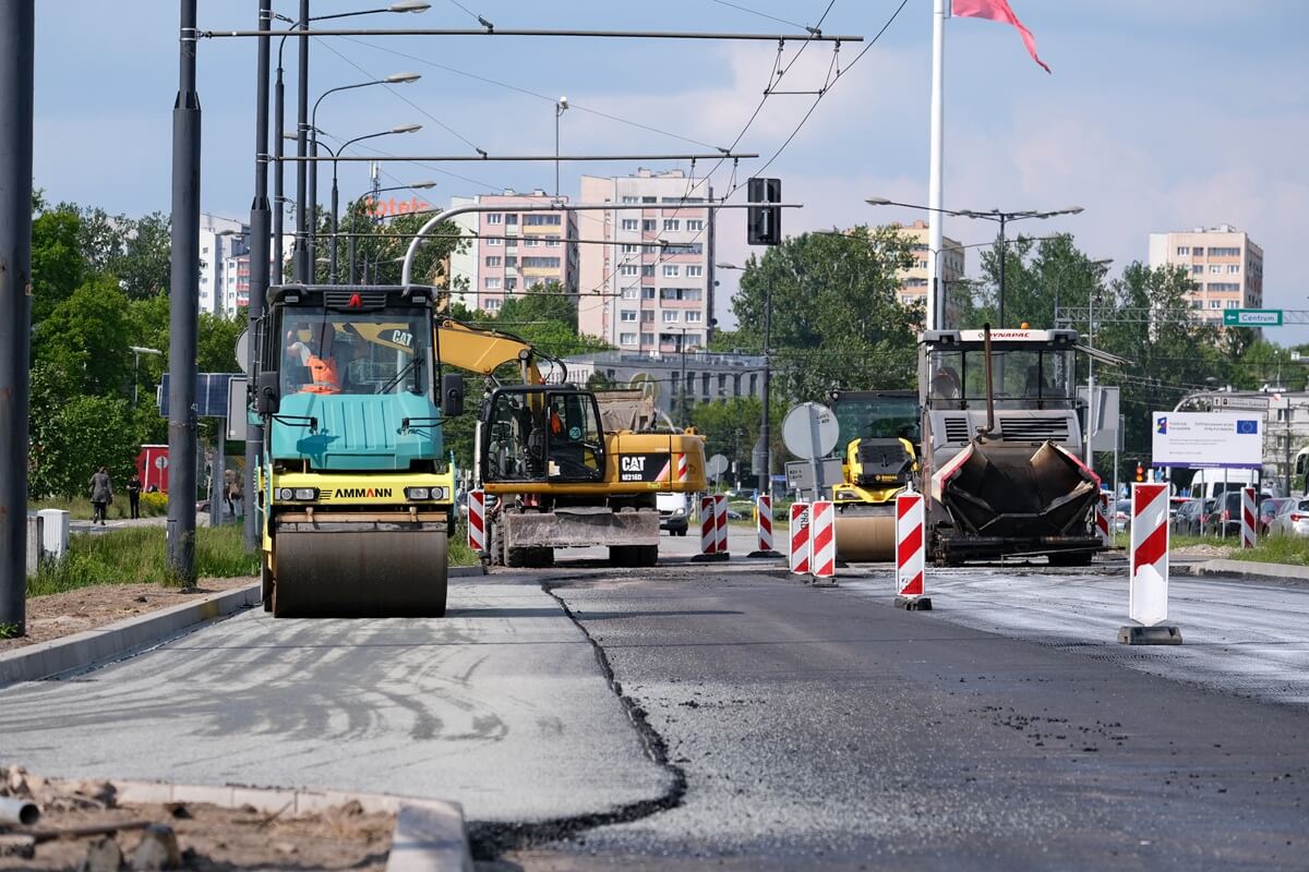 Nowa warstwa asfaltu na al. Unii Lubelskiej