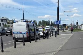 Potrącenie przy Gali. 27-latka na hulajnodze wjechała na przejazd, uderzył w nią opel