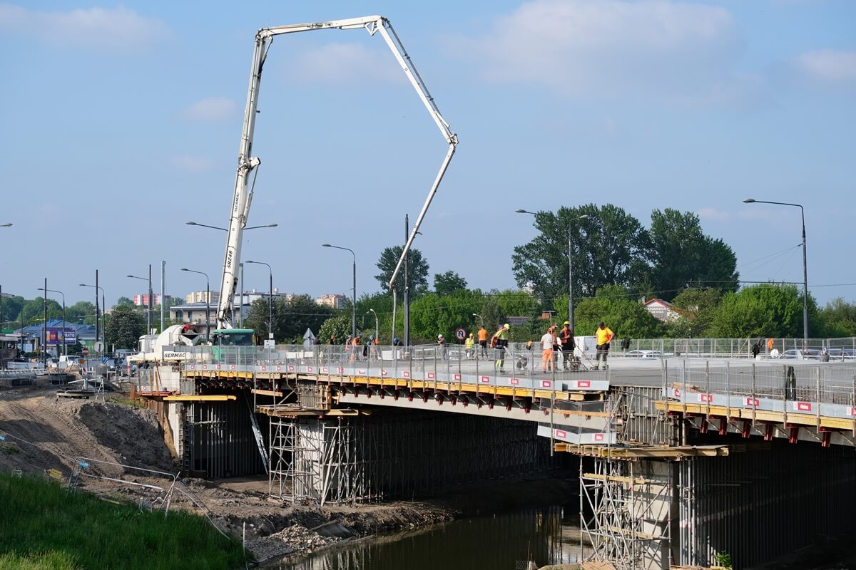 Prace na moście nad Bystrzycą w ciągu al. Unii Lubelskiej