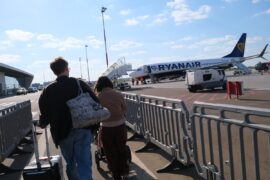 samolot ryanair na lotnisku w swidniku 6a955d778f88