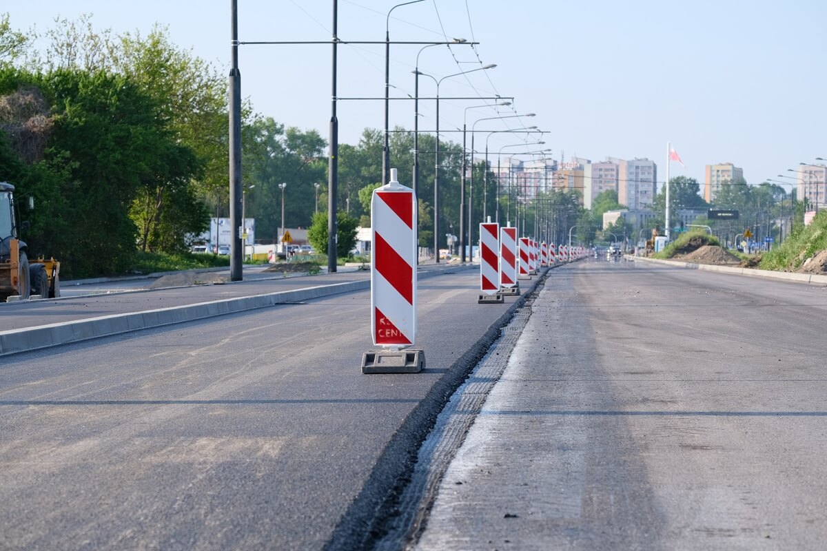 Warstwa wiążąca asfaltu na al. Unii Lubelskiej