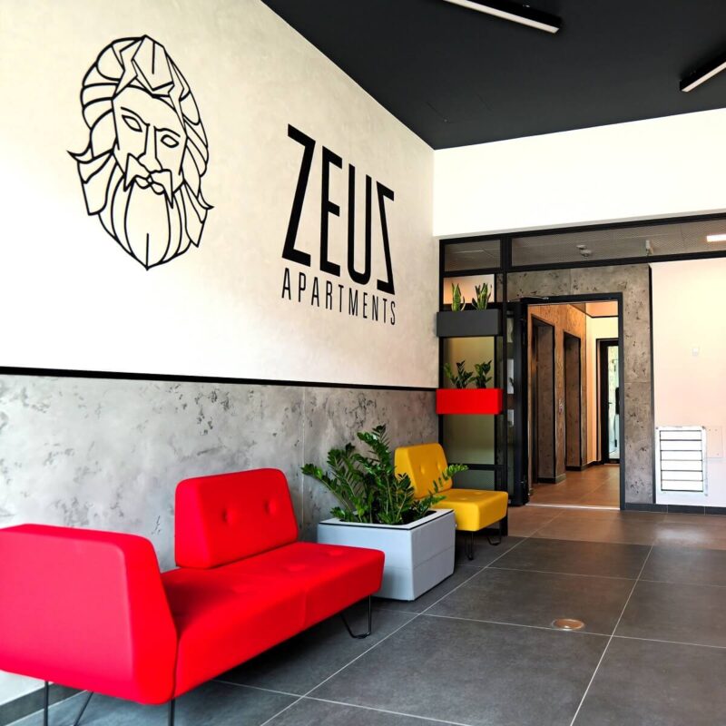 Nowy semestr, nowe miejsce? 2 Wejście do obiektu Zeus Apartments