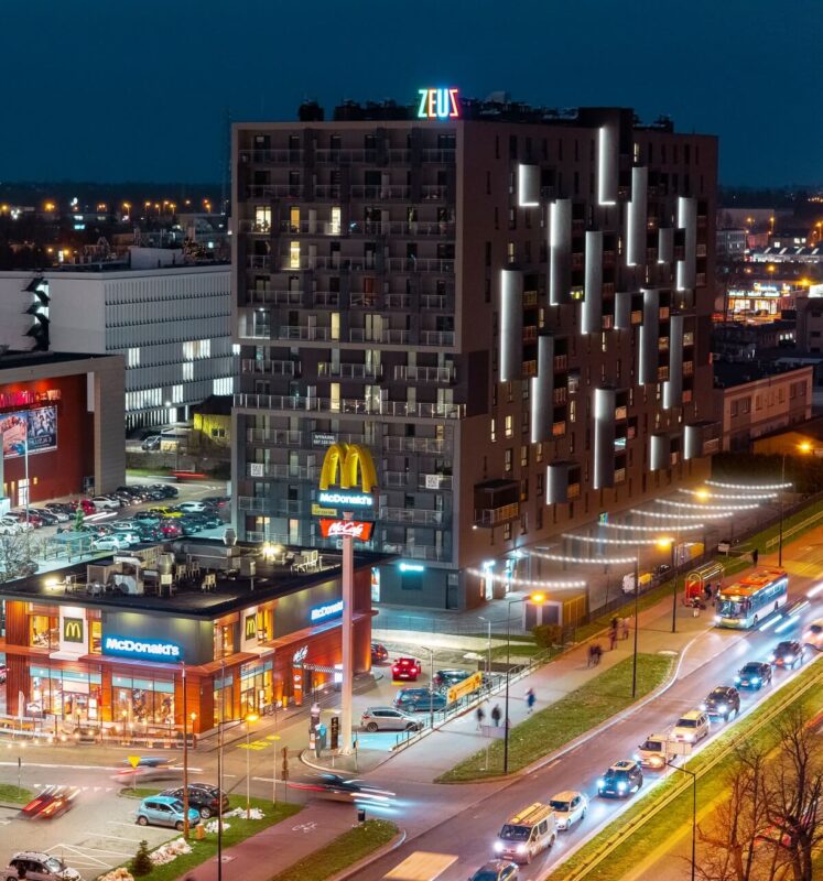 Nowy semestr, nowe miejsce? 3 Zeus nocą