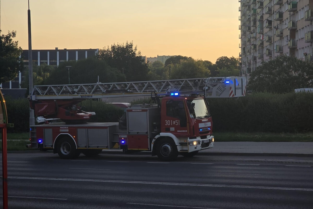Akcja służb w bloku przy ul. Marii Koryznowej