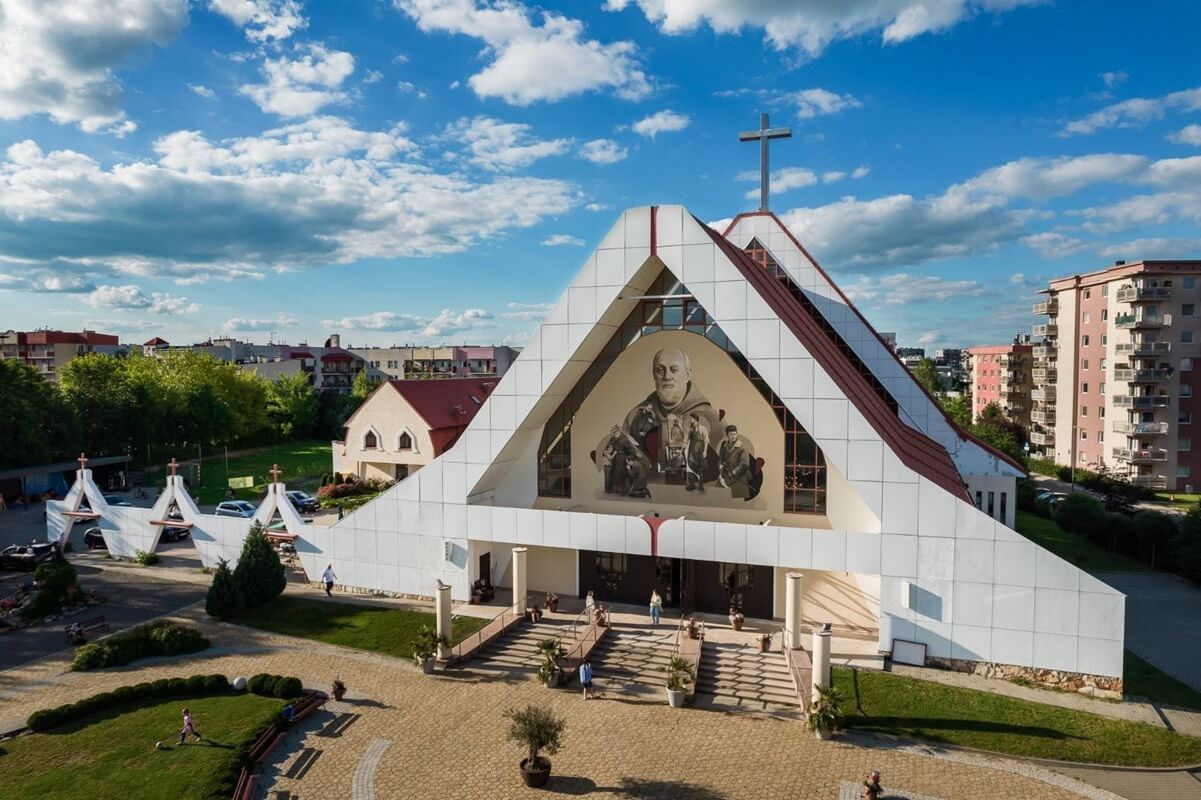 Kompozycja malarska na froncie Klasztoru oo. Bernardynów przy ul. Willowej w Lublinie