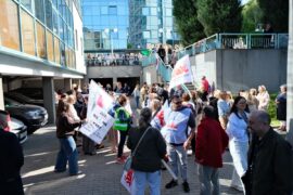 Poranny paraliż w lubelskim ZUS-ie. W ramach strajku ostrzegawczego blisko 800 osób odeszło rano od biurek [ZDJĘCIA]