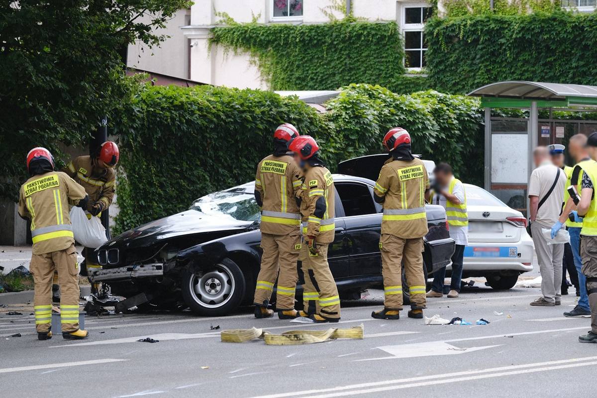 Wypadek BMW i toyoty (Uber) na ul. Lipowej w Lublinie