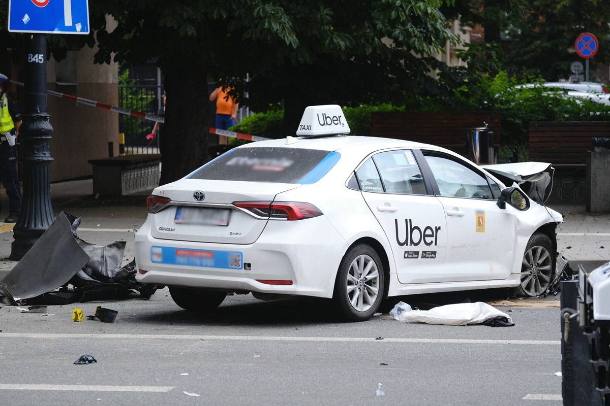 Wypadek BMW i toyoty (Uber) na ul. Lipowej w Lublinie