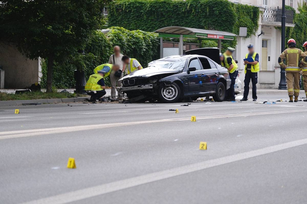 Wypadek BMW i toyoty (Uber) na ul. Lipowej w Lublinie