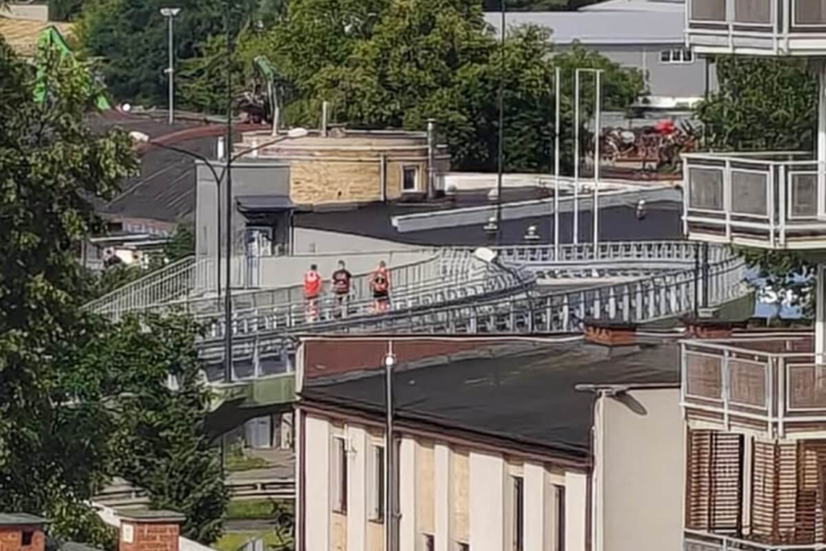 Szeroko zakrojone poszukiwania w Lublinie. Po sygnale o zagrożeniu życia służby odnalazły młodego mężczyznę 3 Akcja poszukiwawcza mężczyzny na wiadukcie nad al. Witosa