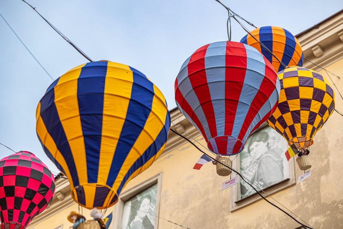 Balony nad Starym Miastem