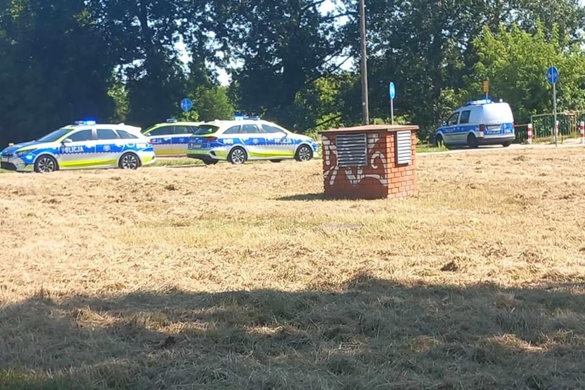 Akcja policji i saperów przy al. Andersa w Lublinie. Jeden z mieszkańców znalazł granat pod starym mostem 5 Policja i saperzy przy starym moście na al. Andersa