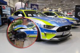 rozbity policyjny ford mustang 9c2486b5e357