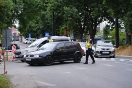 straznicy miejscy zatrzymujacy kierowcow lamiacych przepisy na zamojskiej 3 4b905f5ef5a7