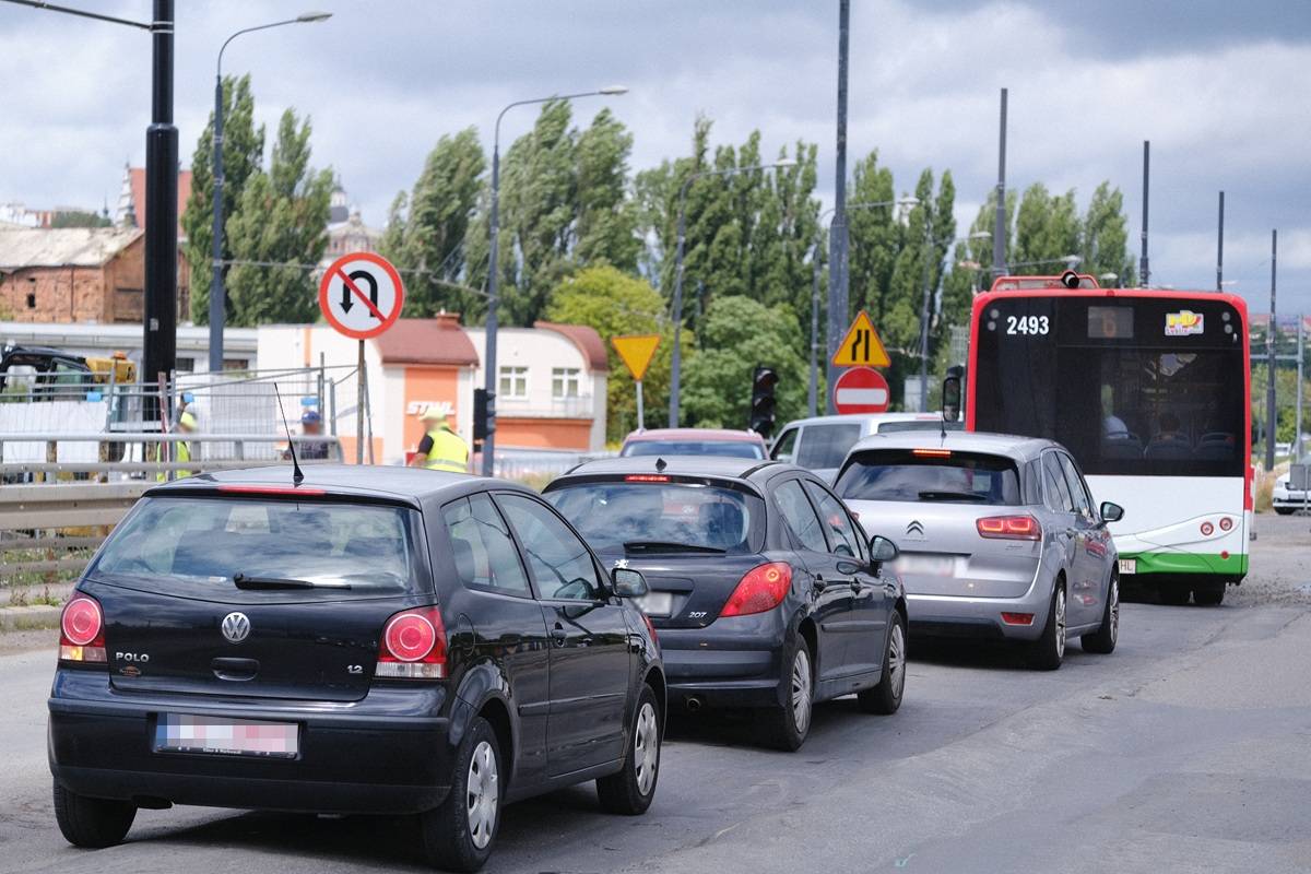Nowe oznakowanie na al. Unii Lubelskiej zablokowało mandaty straży miejskiej na ul. Zamojskiej