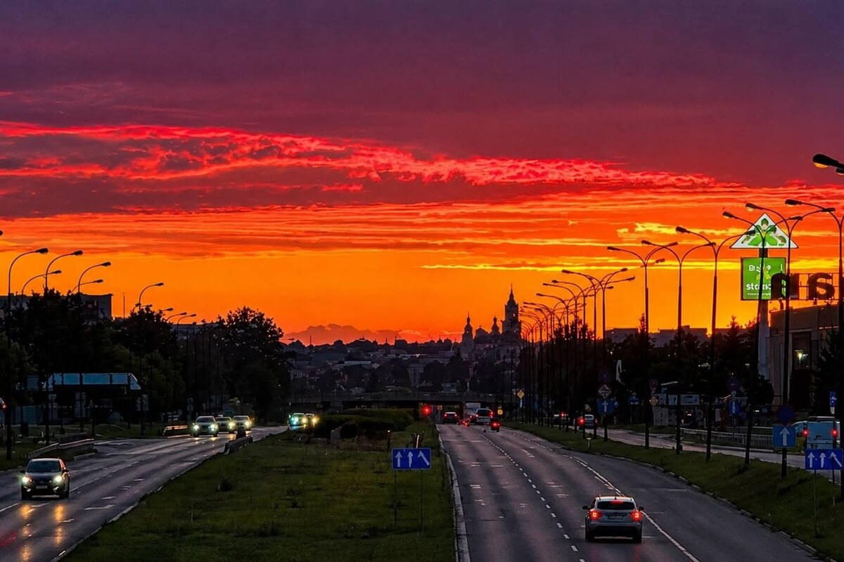 Widowiskowy zachód słońca nad Lublinem