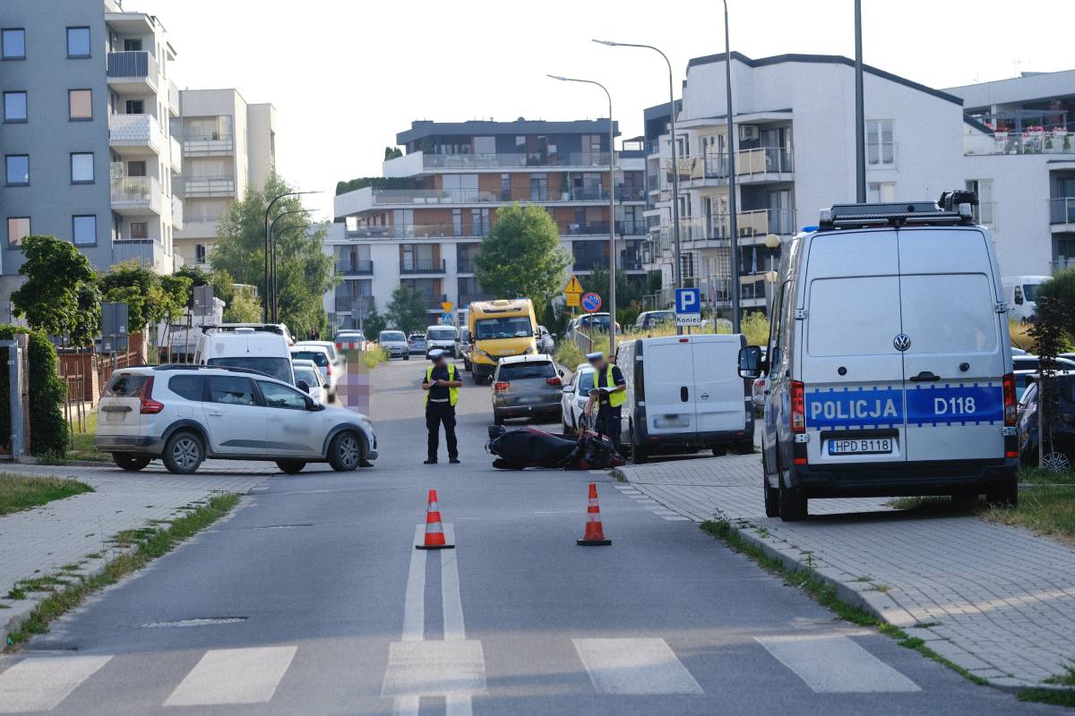 Zderzenie auta z motocyklem na ul. Jantarowej