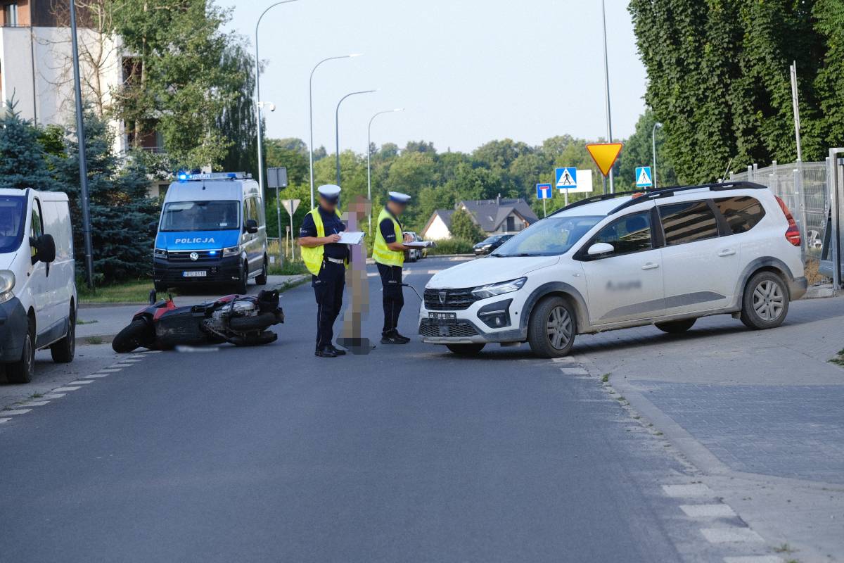 Zderzenie auta z motocyklem na ul. Jantarowej