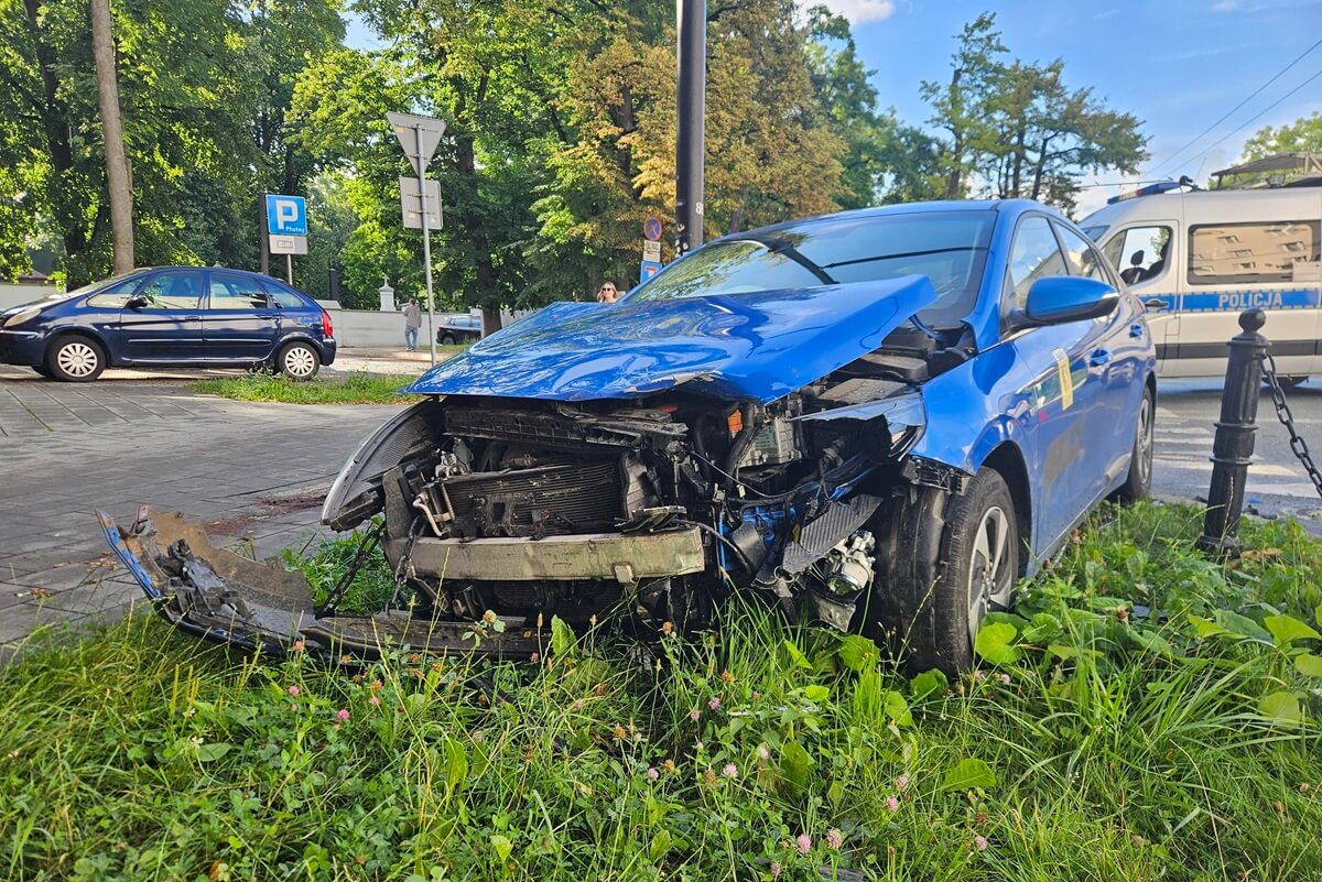 Zderzenie hyundaia z mercedesem na ul. Lipowej w Lublinie