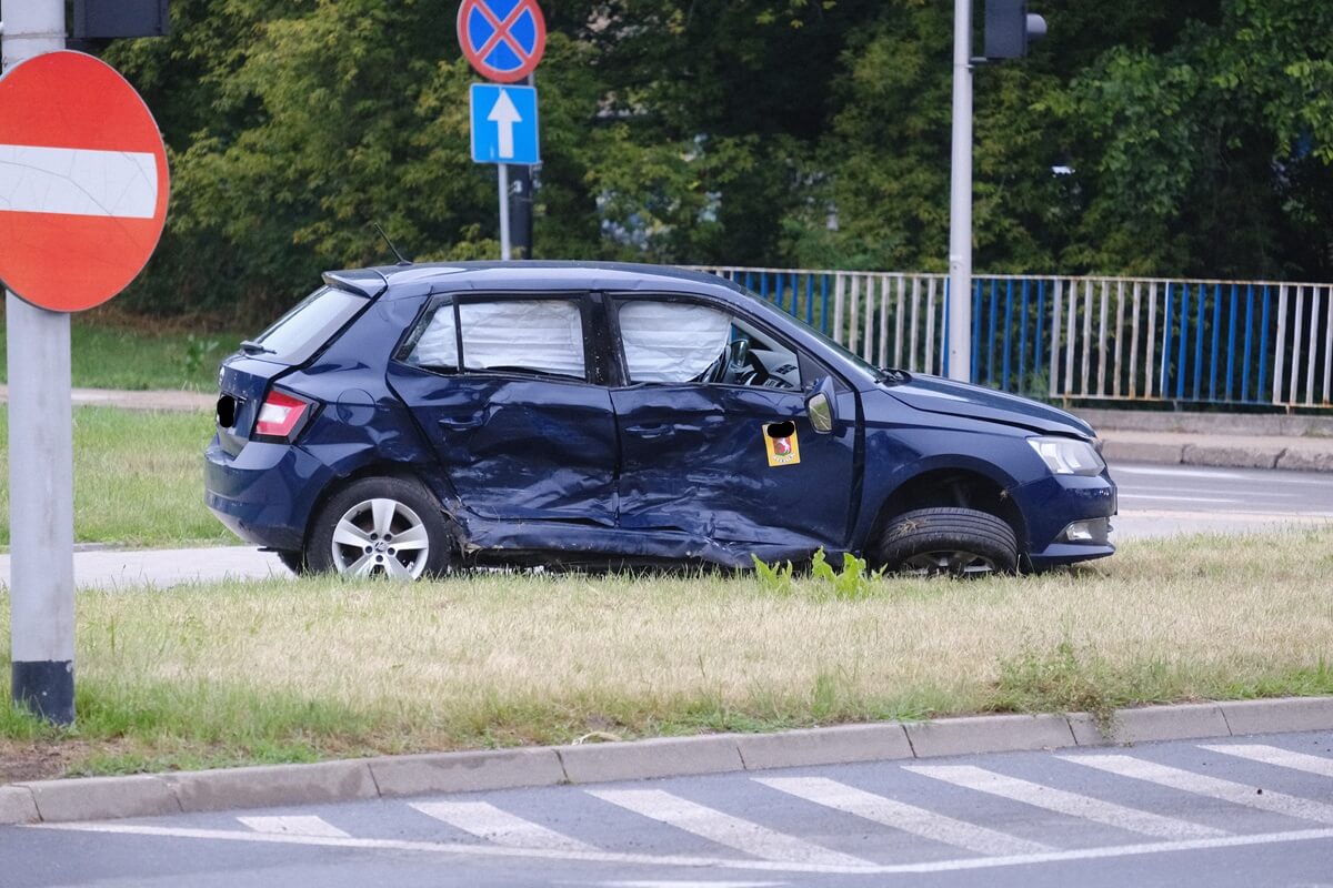 Zderzenie skody z fordem na al. Solidarności w Lublinie