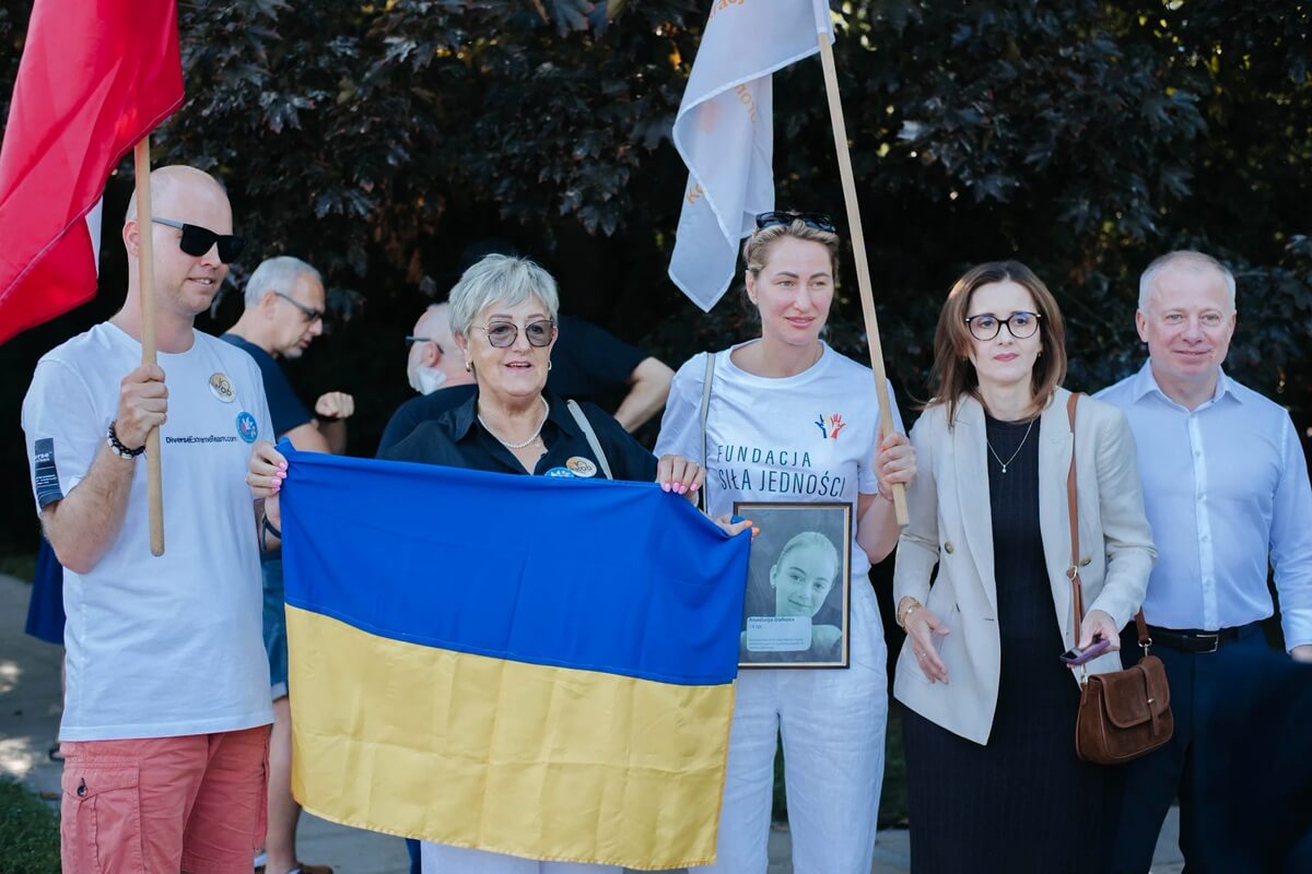 Nie bądź obojętny. Lublin sprzeciwił się fali hejtu wobec Ukraińców w Polsce | ZDJĘCIA 3 Manifestacja "Nie bądź obojętny" w Lublinie