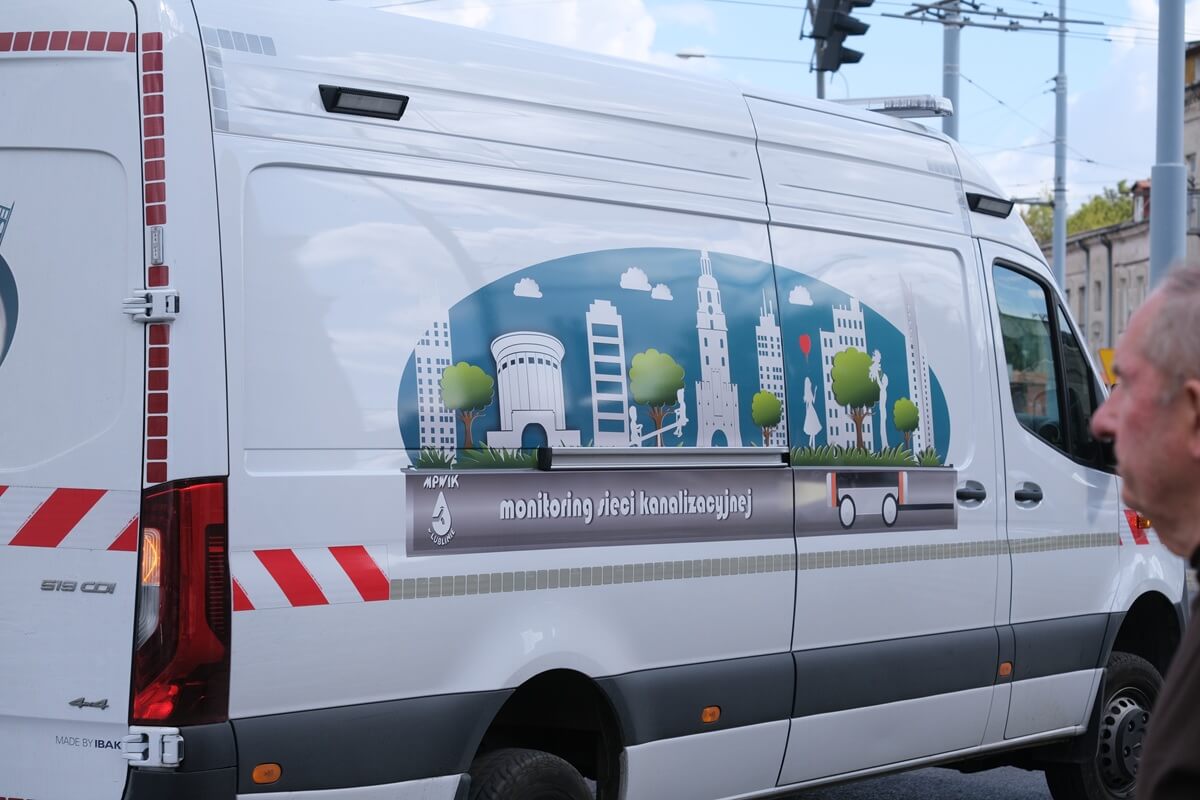 Substancja ropopochodna w Czerniejówce. Śnięte ryby, zapory puszczają, skażona woda wpływa do Bystrzycy 9 Monitoring sieci kanalizacyjnej MPWiK Lublin