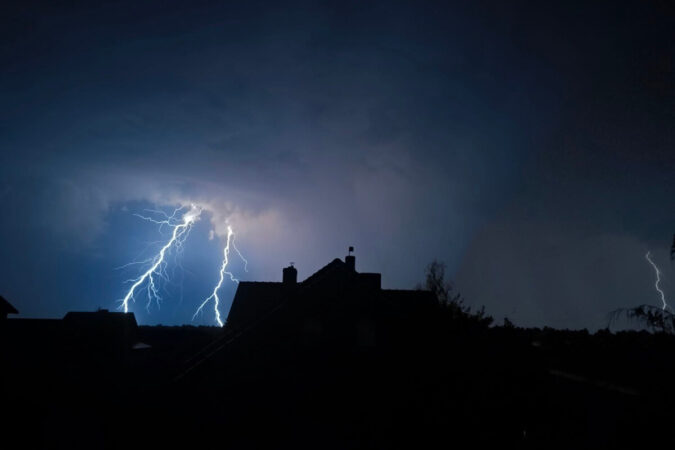 nocna burza z piorunami 62f8d9810fba