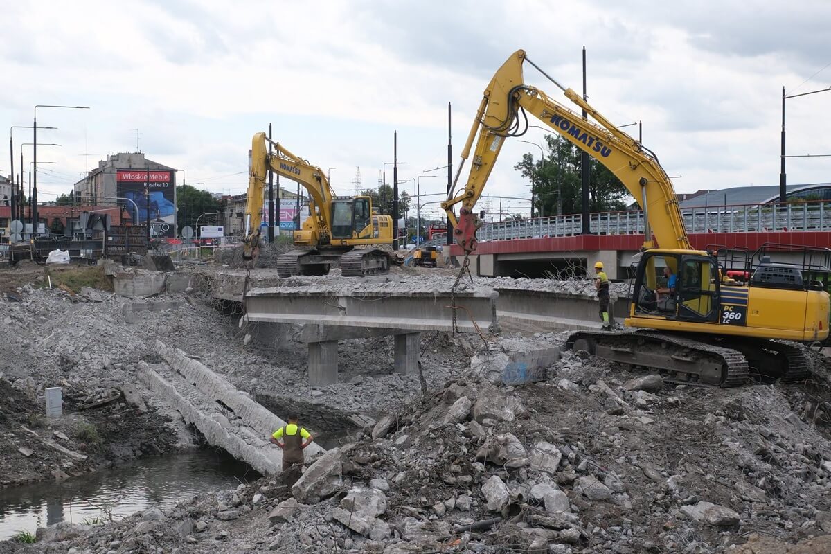 Znika drugi most na al. Unii Lubelskiej. Zobacz, jak idą prace | ZDJĘCIA 3 Rozbiórka drugiego mostu na al. Unii Lubelskiej