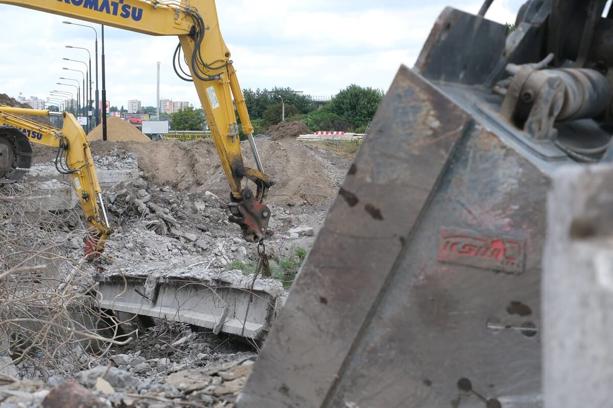 Znika drugi most na al. Unii Lubelskiej. Zobacz, jak idą prace | ZDJĘCIA 4 Rozbiórka drugiego mostu na al. Unii Lubelskiej