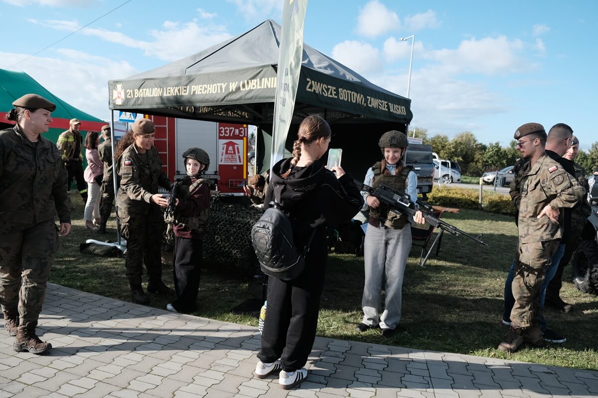 Dożynki Gminy Głusk w Dominowie. Zespół Defis porwał publiczność. Tłumy pod sceną! Zobaczcie zdjęcia 5 Dożynki Gminy Głusk w Dominowie