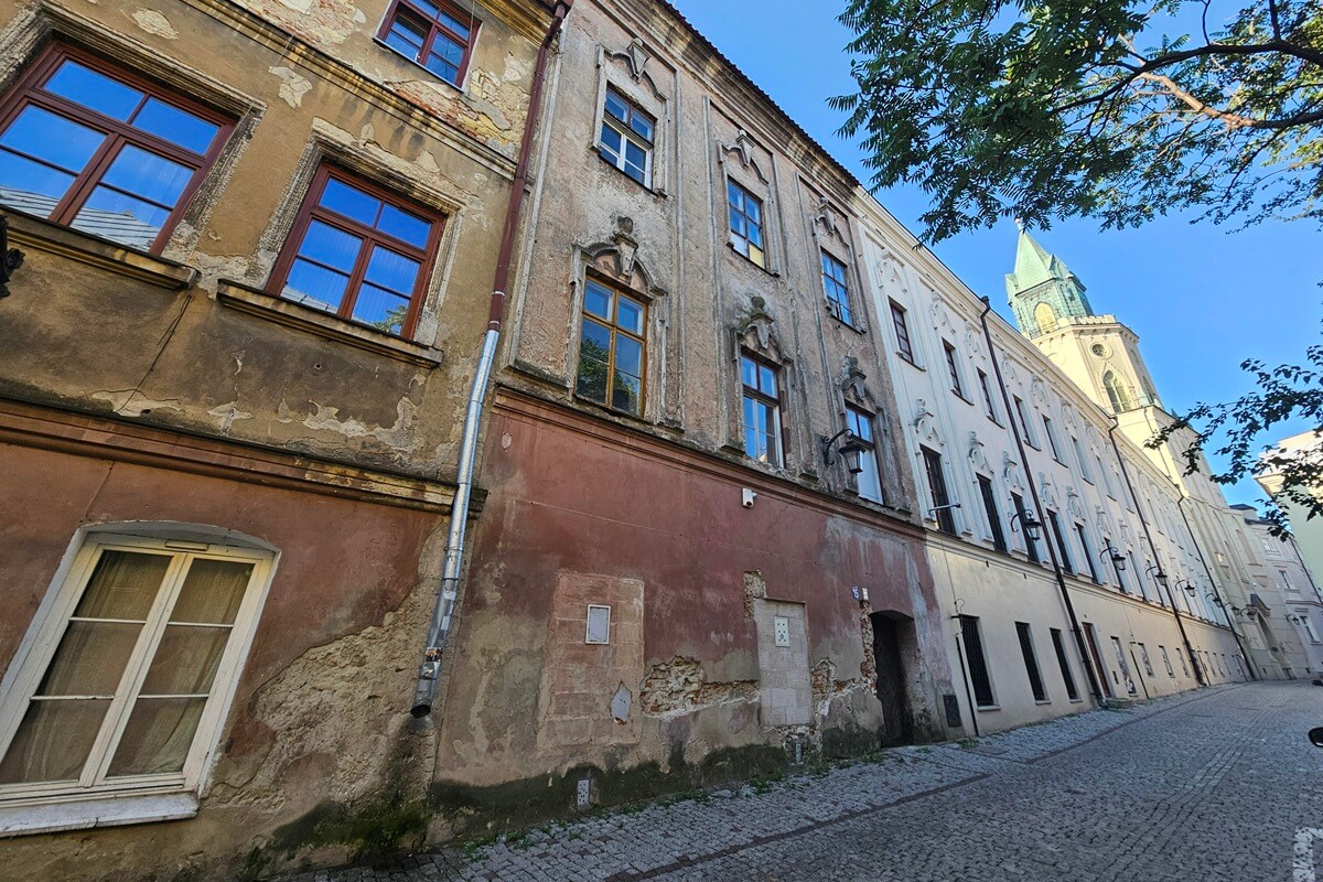 Nowy hotel na Starym Mieście? Zabytkowa kamienica przy murach obronnych ma zyskać drugie życie | ZDJĘCIA