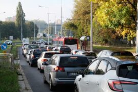 kierowcy stojacy w korku na andersa przed melgiewska a04793a989fa