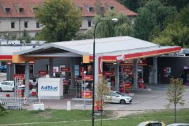 kierowcy tankujacy na stacji paliw circle k 5cfa9e5c2011