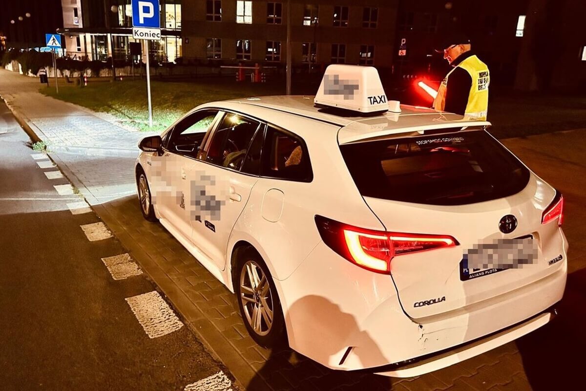 Policja i ITD skontrolowały przewozy na aplikację w Lublinie. Posypały się mandaty, zatrzymano dowody 3 Kontrola taksówki na aplikację przez ITD