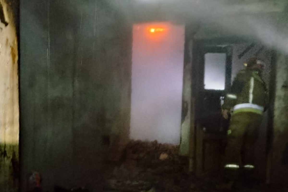 Nocny pożar przy VIVO! Lublin. 7 zastępów straży w akcji gaśniczej przy ul. Działkowej | ZDJĘCIA 2 Pożar pustostanu przy ul. Działkowej w Lublinie