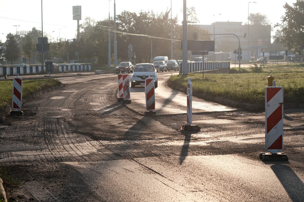 Wymiana asfaltu na al. Andersa, ul. Mełgiewskiej i ul. Turystycznej