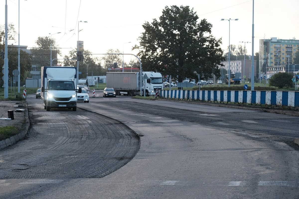 Wymiana asfaltu na al. Andersa, ul. Mełgiewskiej i ul. Turystycznej