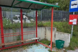 zniszczona wiata przystankowa w gminie glusk 44c12be4cf86