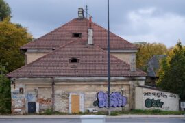 budynek czerwonej karczmy przy turystycznej 5e6746cef6f8