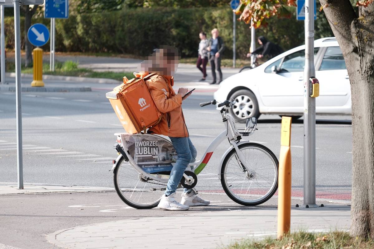 Wykorzystujesz rower miejski do dostarczania jedzenia? Miasto ostrzega przed karą 1500 zł
