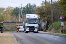 drogowcy ukladajacy asfalt na janowskiej 5d67bdbb2f8f