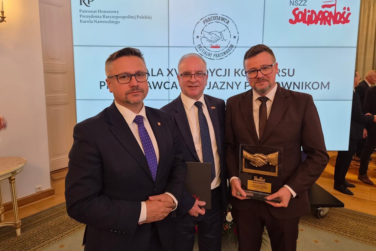 Wyróżnienie w Pałacu Prezydenckim dla MPK Lublin. Spółka z certyfikatem „Pracodawca Przyjazny Pracownikom” 2 Zarząd MPK Lublin odebrał z rąk Prezydenta RP certyfikat „Pracodawca Przyjazny Pracownikom