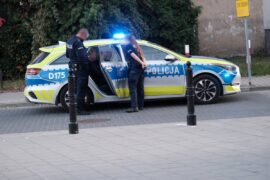 Atak furii w trolejbusie linii 151. Pasażerowie obezwładnili agresywnego 22-latka | ZDJĘCIA