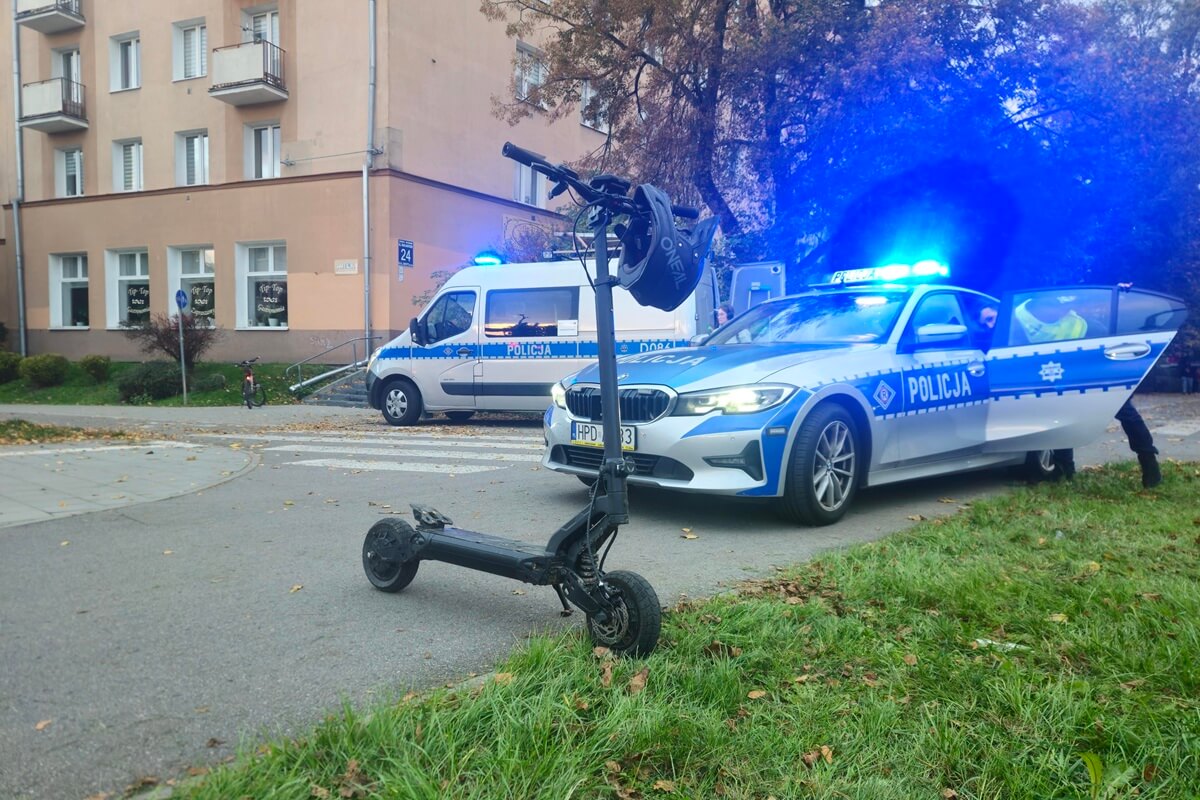 Potrącenie 15-latka na hulajnodze. Obaj twierdzą, iż mieli zielone światło | ZDJĘCIA