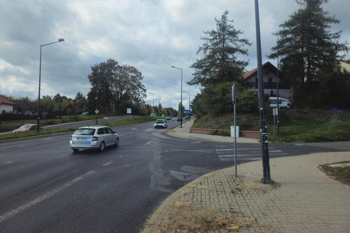 Koniec stania w nieskończoność przy Stokrotce. Drogowcy postawią światła i kamery | ZDJĘCIA 3 Skrzyżowanie ul. Willowej z ul. Tarasową w Lublinie
